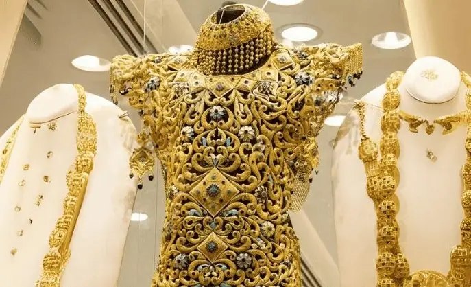 لباس طلای 5 میلیون درهمی نمایشگاه طلا