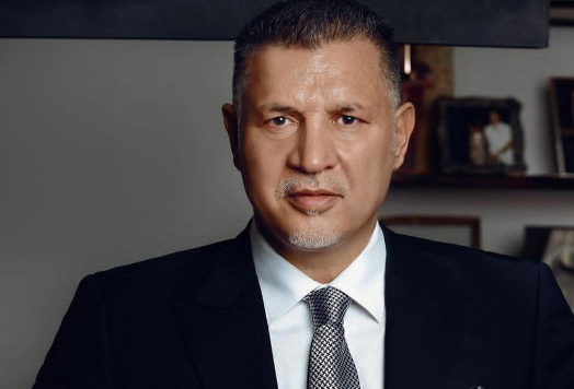 عکس عجیب علی دایی برای تبلیغ شغل همسرش
