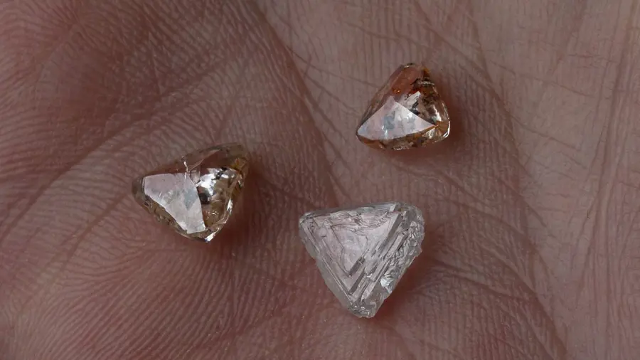 مسیر صنعت الماس در سال 2026 از منظر چت جی پی تی