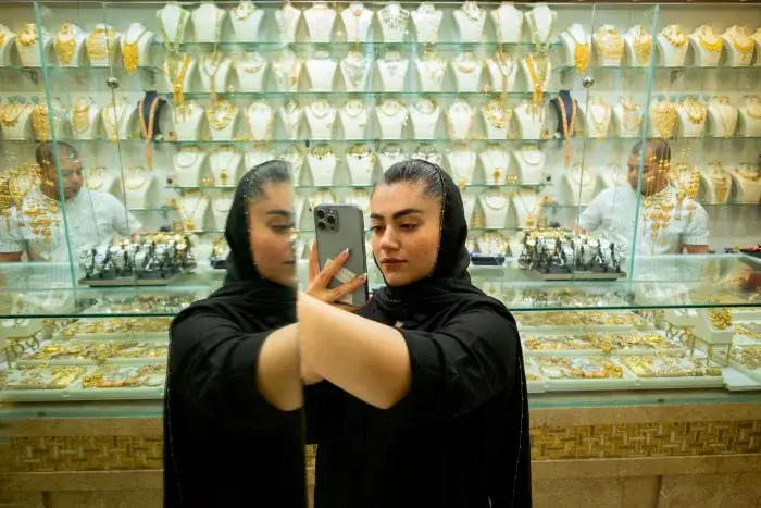 چرا ایرانیان به دنبال پناهگاه امن طلا هستند؟