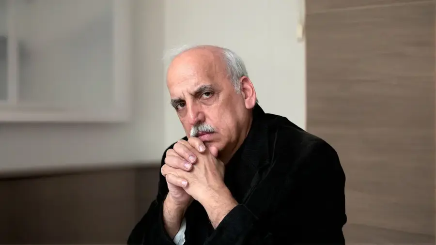 مردم را از خرید طلا منصرف نکنید؛ تولید را «طلاگونه» کنید