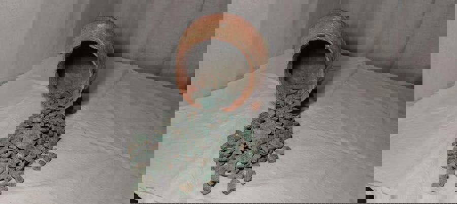 کشف ۱۵۰ سکه مسی از یک امپراتوری فراموششده