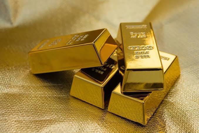 زلزله در بازارهای مالی جهان؛ طلا ۵۰۰۰ دلاری می شود